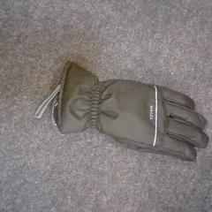 Rękawica Links zwart, zgłoszono przez SnowWorld Landgraaf przy użyciu iLost