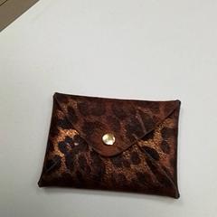 Titular da tarxeta CLLIN, segundo informou ilévia usando iLost