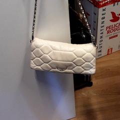 Saco, como reportado por Qbuzz ZHN utilizando o iLost