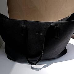 ハンドバッグ Zwart がiLostで IKEA Groningen によって報告されました