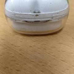 Puzdro na slúchadlá Wit, ako bolo nahlásené Qbuzz GD Groningen Peizerweg pomocou iLost