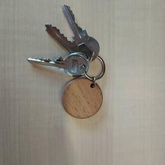 Jeu de clé Avec porte clé bois, zgłoszono przez IKEA Rennes - Pacé przy użyciu iLost