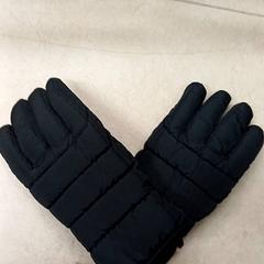 Gloves Zwart, as reported by Qbuzz GD Groningen Peizerweg using iLost