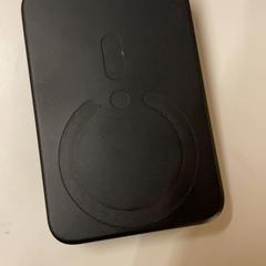 Botere bankua Black Wireless powerbank, gisa salatu by MEININGER Hotel Berlin East Side Gallary iLost erabiliz