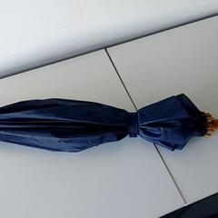 Parapluie, a été signalé par Regio Limburg - Leuven utilisant iLost