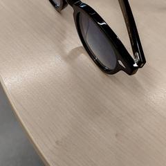 Szemüveg paire de, amint azt IKEA Toulon az iLost segítségével jelentette.