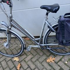 Fiets Gazelle heren grijs station Ermelo 31-10-25, come riportato a iLost