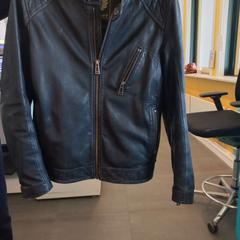 İLost kullanarak Arriva Limburg Zuid tarafından bildirildiği gibi Dış giyim Leren