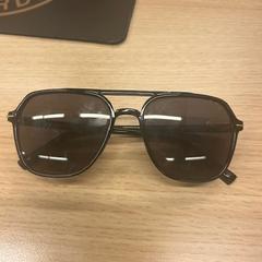 Slnečné okuliare Zwart, ako bolo nahlásené Feyenoord Rotterdam pomocou iLost