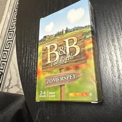 B&B Vol Liefde kaartspel, amint azt az iLostnak jelentették.