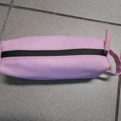 Schoolgerief - roze pennenzak, zoals gemeld door Centraal magazijn met iLost