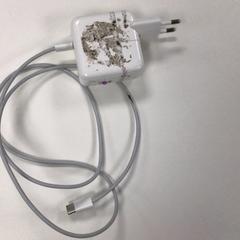 Lader apple 30W USB-C, som rapportert av HvA Amstelcampus ved bruk av iLost