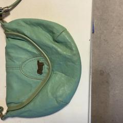 İLost kullanarak Artis tarafından bildirildiği gibi Çanta Turquoise