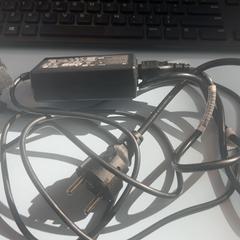 Laptop-ladegerät Zwart, gemeldet von UMC Utrecht über iLost