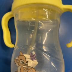 Botella para beber, ha sido reportado por IKEA福岡新宮 con iLost