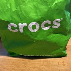 Purchase crocs cr bag crocs bag, segons ha informat Designer Outlet Roermond mitjançant iLost