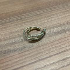 Boucle d'oreille 3 hoops, a été signalé par Vrije Universiteit Brussel (VUB) utilisant iLost