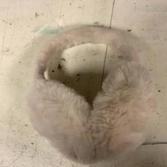 Roupa Oorwarmers wit fluffy, segundo informou Artis usando iLost