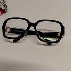 Bicchieri, come riportato da IKEA Saint-Etienne utilizzando iLost