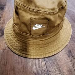 Chapeau & Casquette Groen, a été signalé par Connexxion Haarlem IJmond utilisant iLost