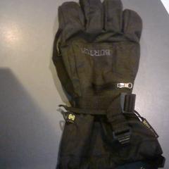 Handschoen, zoals gemeld door SnowWorld Landgraaf met iLost