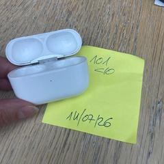 Airpods fodral apple, rapporterat av Conscious Hotel Museum Square med iLost