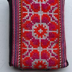 Roze oranje tasje, iLost에 보고됨