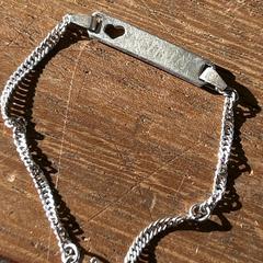 Armbandje (baby?) zilver Betty en Oma, iLost에 보고됨