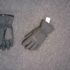 Luvas, segundo informou SnowWorld Landgraaf usando iLost