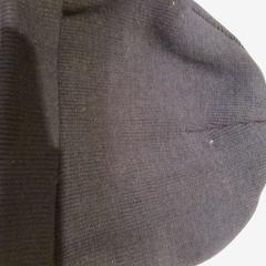 Bonnet noir et bleu marine, a été signalé par TCL utilisant iLost