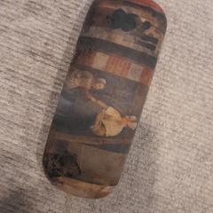 Estoig d'ulleres, segons ha informat Internationaal Theater Amsterdam mitjançant iLost