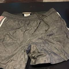 Szorty, zgłoszono przez Van der Valk Hotel Amsterdam-Amstel przy użyciu iLost