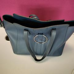 Sac à main, a été signalé par Twisto utilisant iLost