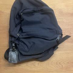 حقائب الظهر والحقائب النهارية، كما تم الإبلاغ عنه بواسطة HTM عبر iLost