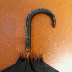 Parapluie noir, a été signalé par TCL utilisant iLost