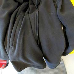 Chaqueta Polaire noire, ha sido reportado por IKEA Strasbourg con iLost