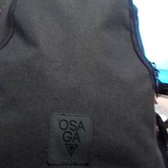 Motxilla donkergrijs, segons ha informat Qbuzz Fryslân mitjançant iLost