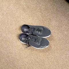 Schoen & Sneaker Zwart, zoals gemeld door Van der Valk Hotel Sneek met iLost