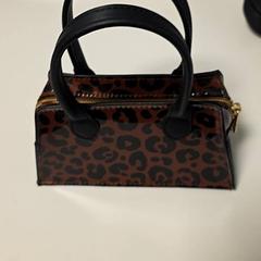 Handtasche, gemeldet von IKEA Mons über iLost