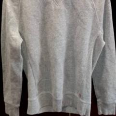 Suéter, ha sido reportado por TivoliVredenburg con iLost