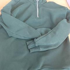 Ruházat - Trui, amint azt Regio Limburg - Leuven az iLost segítségével jelentette.