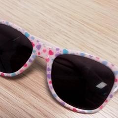 Sluneční brýle Roze, jak nahlášeno Qbuzz Fryslân pomocí iLost