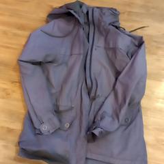 Kurtka, zgłoszono przez Arriva Limburg Noord przy użyciu iLost