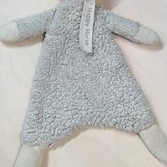 Doudou schaap schaapje, a été signalé par IKEA Gent utilisant iLost