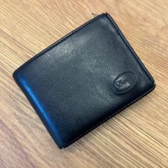 Pénztárca Barbarin, amint azt Masters of Hardcore az iLost segítségével jelentette.