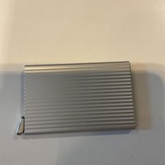 Titulaire de la carte Alariachi., a été signalé par Gemeente Amsterdam - Bureau Gevonden Voorwerpen utilisant iLost