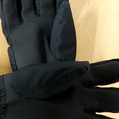 Ruházat Handschoenen, amint azt Regio Antwerpen - Brussel az iLost segítségével jelentette.