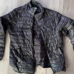 Jas zwart Jack & Jones, jak bylo nahlášeno na iLost