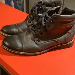 Sapato Black leather, como reportado por MEININGER Hotel Amsterdam City West utilizando o iLost