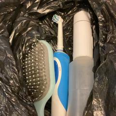 Escova, como reportado por MEININGER Hotel Brussels City Center utilizando o iLost